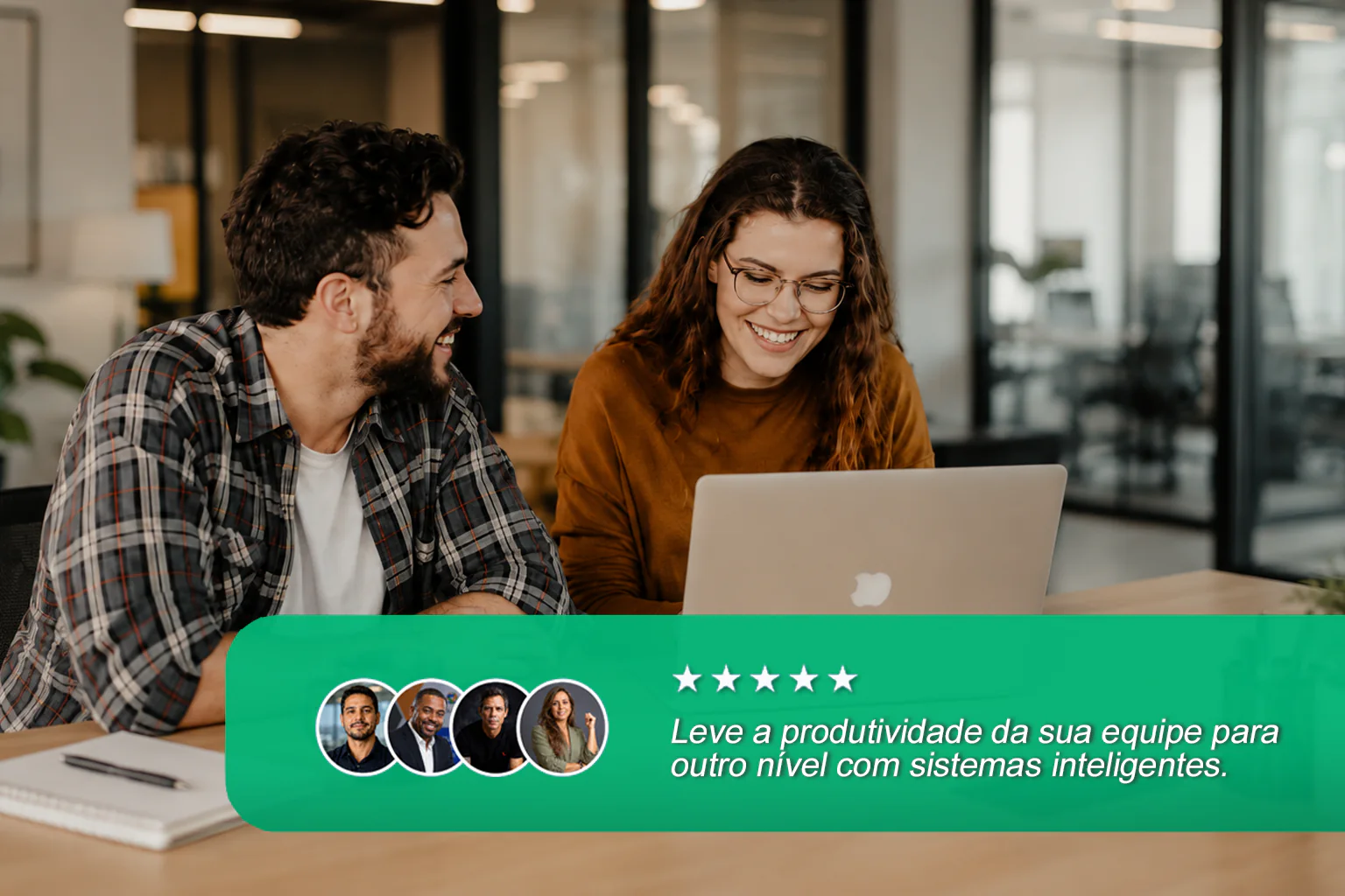 Equipe colaborando com aumento de produtividade